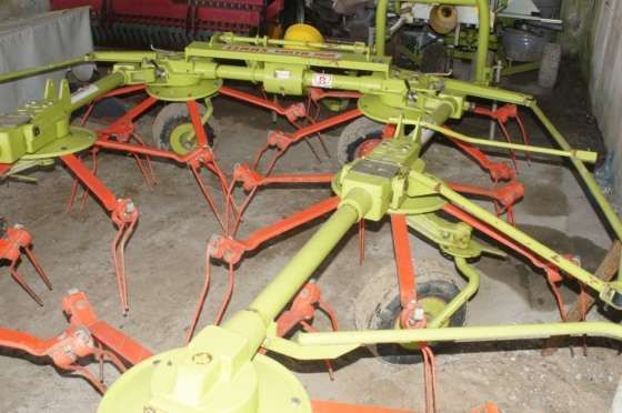 Używany Claas Volto 750 przetrząsacz