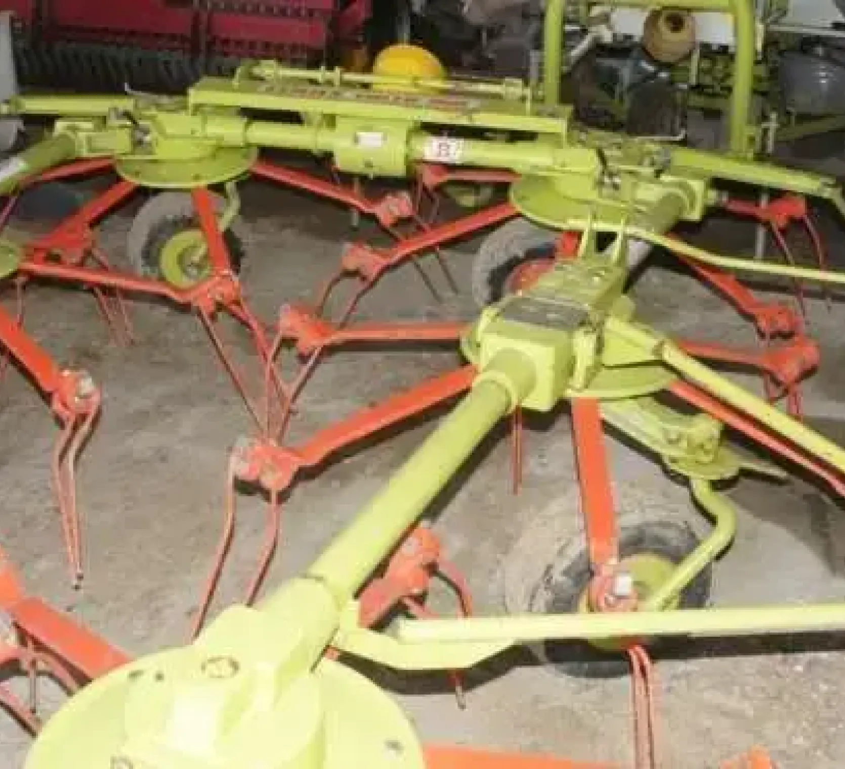 Używany Claas Volto 750 przetrząsacz