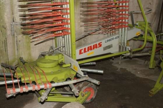 Claas Liner 430s  zgrabiarka z  2004 roku 