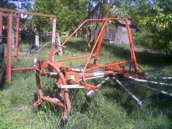 Zawieszana używana zgrabiarka Fella