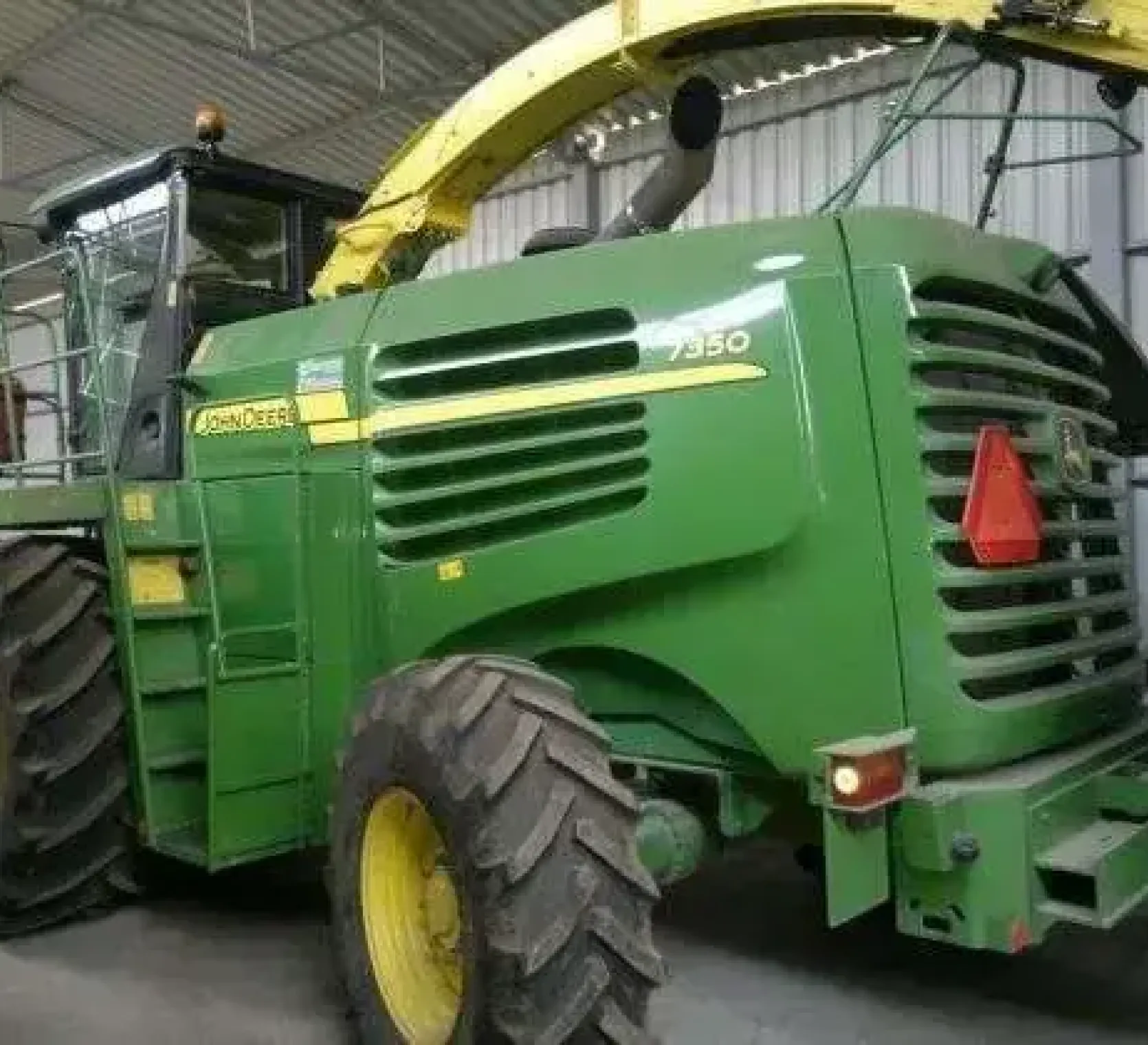 Sieczkarnia John Deere 7530 korbanek.pl używana jak nowa