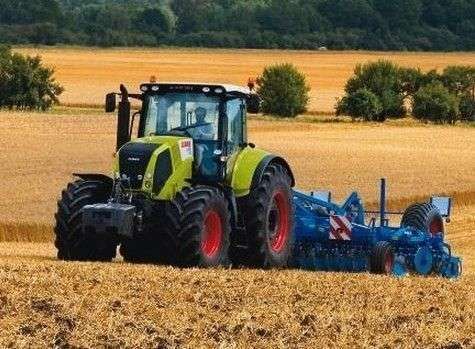 4 pary wyjść hydraulicznych w ciągniku Claas Axion 840 
