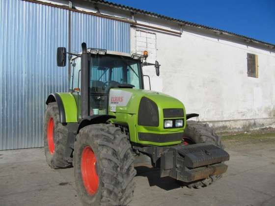 Claas Ares 826 traktor o mocy 175 KM w kolorze jasnozielonym 