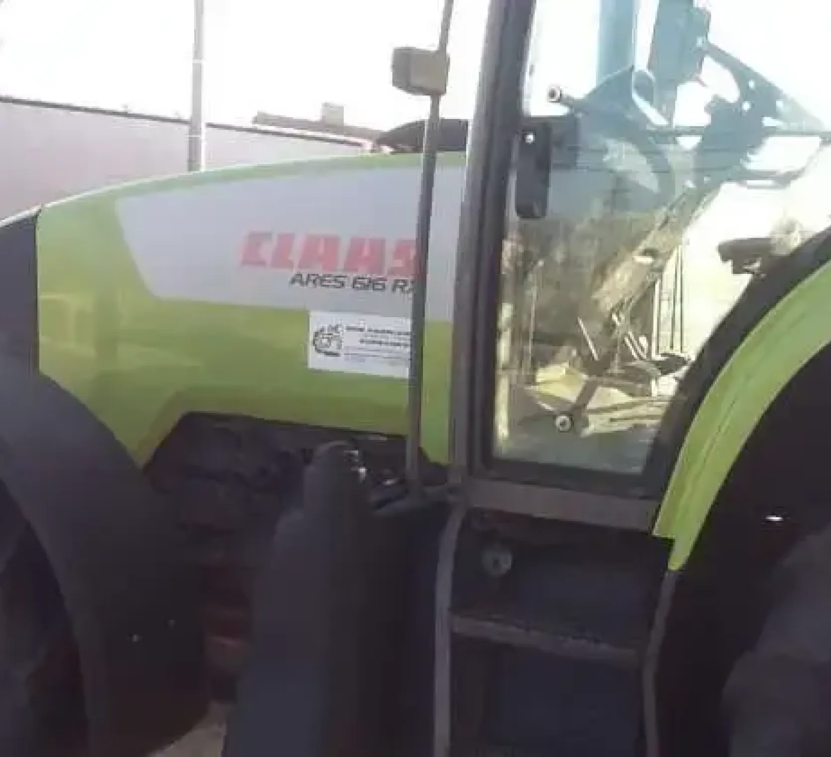 Claas Ares 616 RX taktor o mocy 112 KM