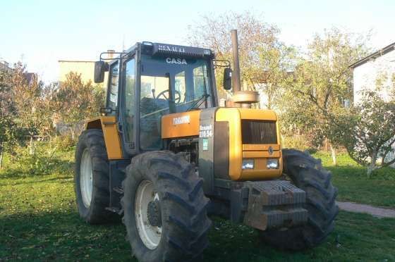 Żółty w dobrym stanie używany ciągnik Renault 110.54 