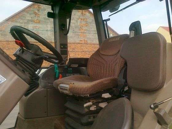 Komfortowa i przestronna kabina w traktorze Ares 826 marki Claas