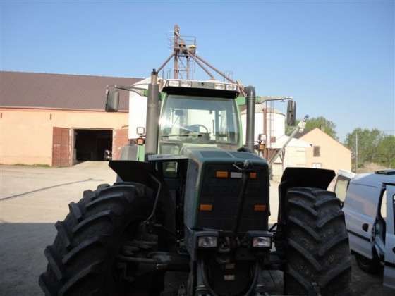 Przód niemieckiego ciagnika używanego Fendt 824 Favorit 