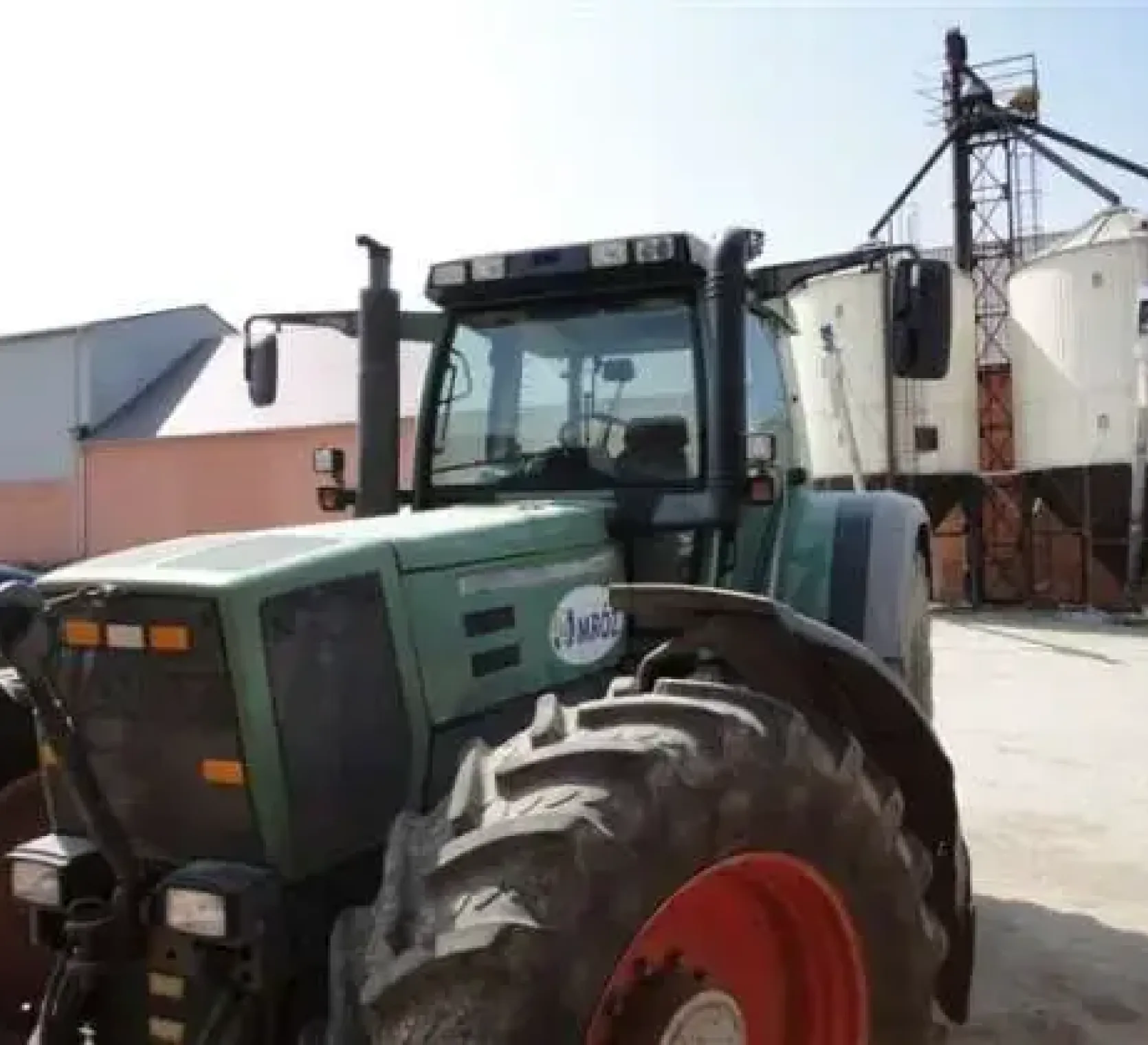 Przód używanego traktora rolniczego Fendt Favorit 824