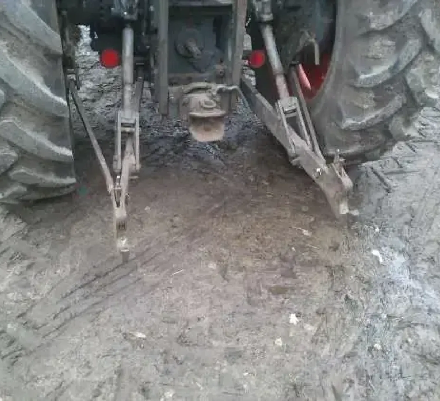 Tylny zaczep używanego traktora rolniczego Fendt 309 