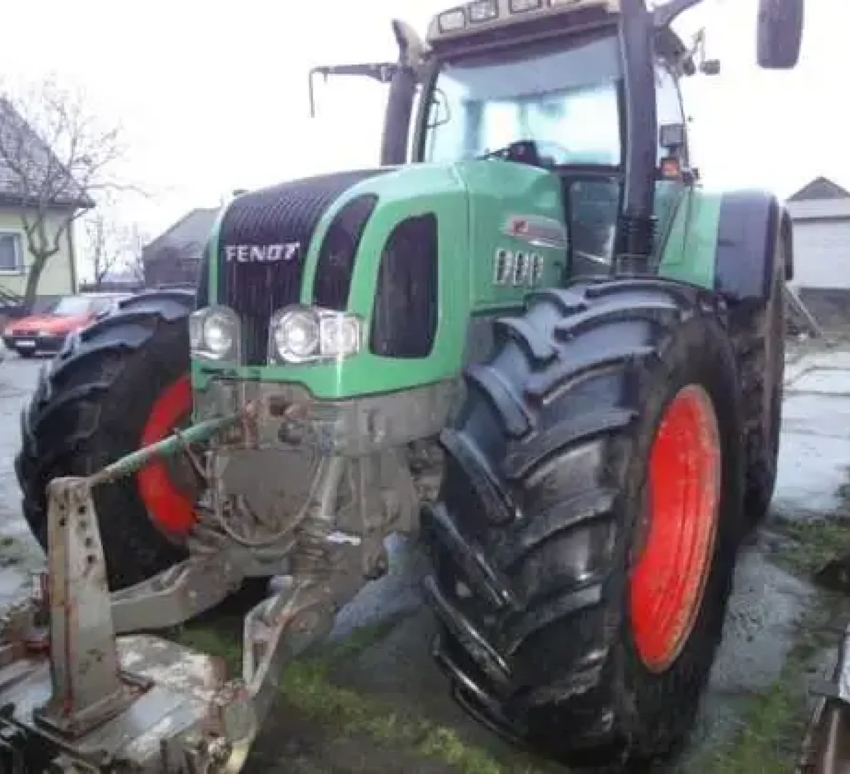 Przód używanego niemieckiego ciągnika rolniczego Fendt 926 Vario 