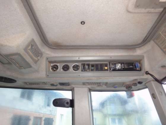 Instalacja radiowa w używanym ciągniku rolniczym Fendt 926 Vario 