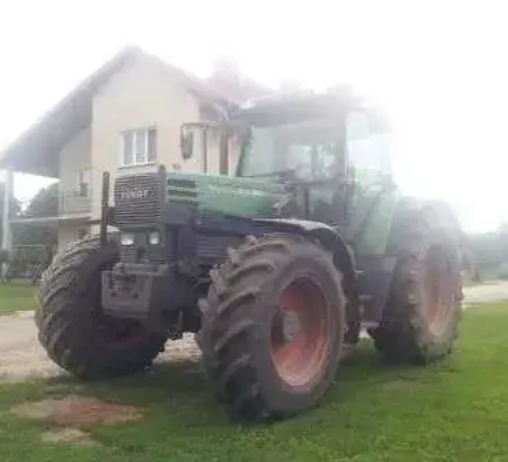 Ciągnik Fendt 312 używany w gospodarstwie rolnika wystawiny na sprzedaż