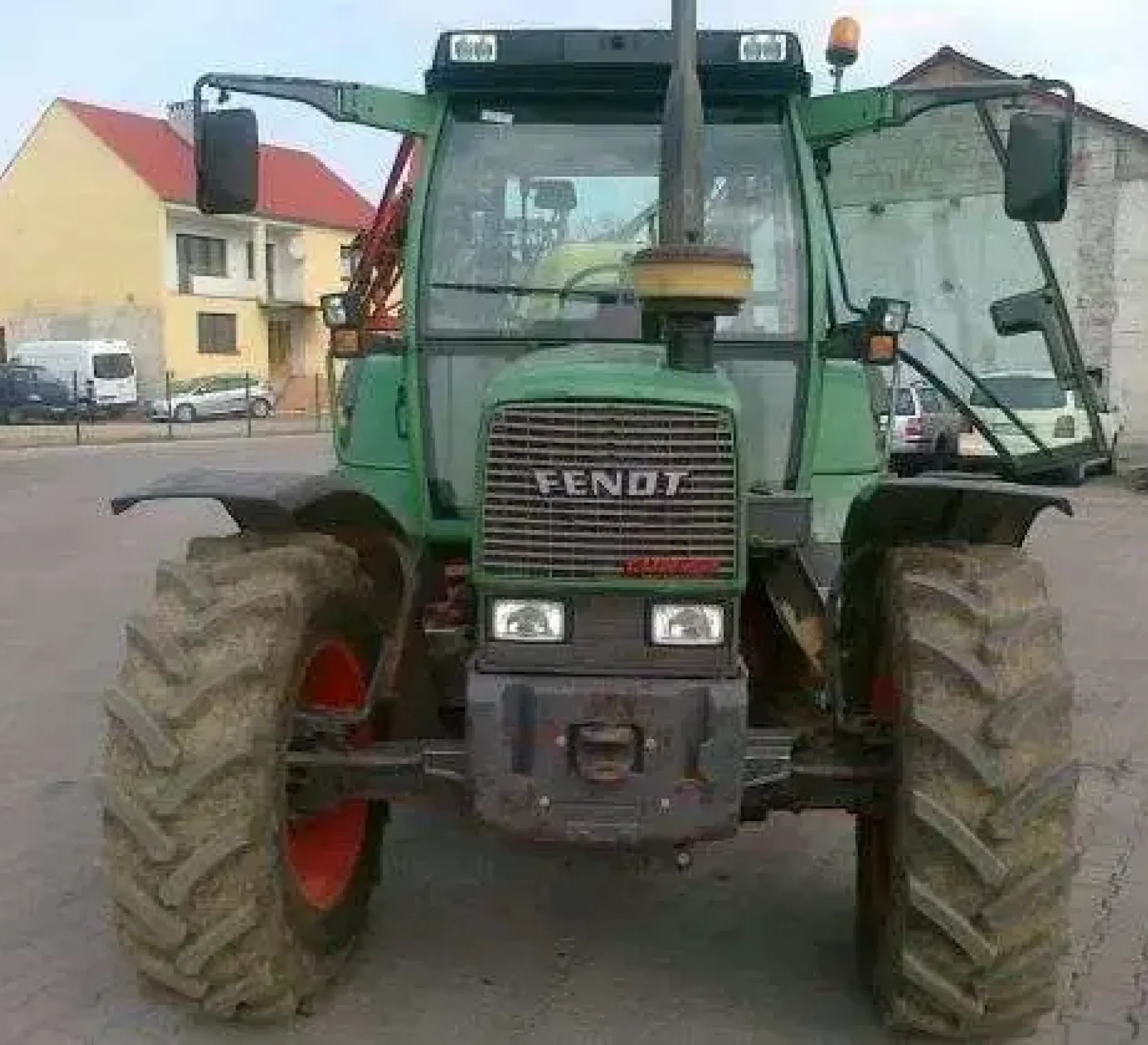 Przód używanego ciągnika Fendt 309 z 1997 roku 
