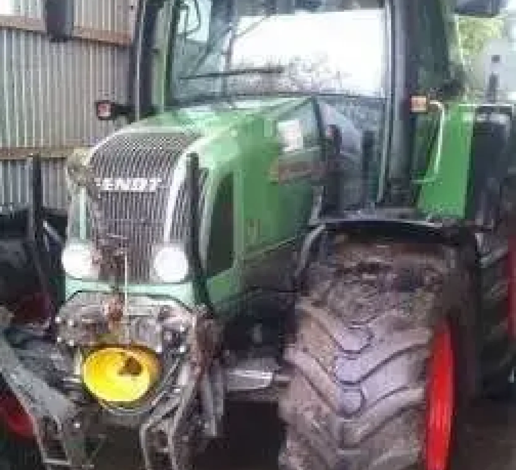 Garażowany używany ciągnik rolniczy Fendt 412 Vario 