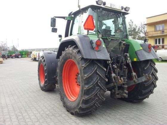 Zadbany używany ciągnik rolniczy  Fendt 926widok na tył pojazdu 