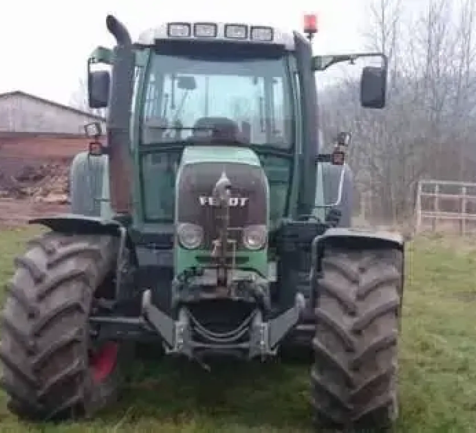 Przód używanego ciągnika marki Fendt seria 414 Vario   