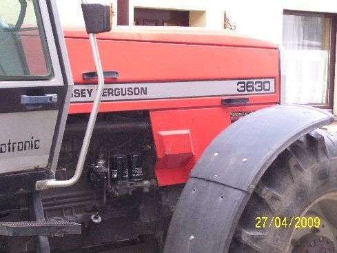 Dostęp do silnika z osprzętem w Massey Ferguson 3630