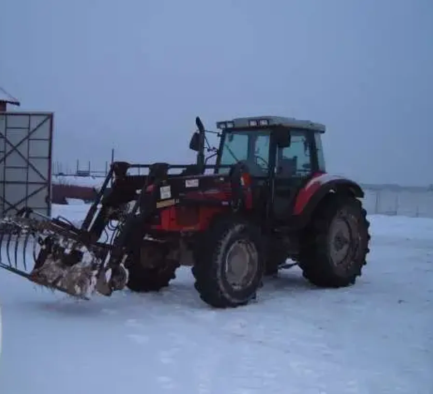 Traktor Rolniczy Massey Ferguson 8220 z ładowaczem czołowym