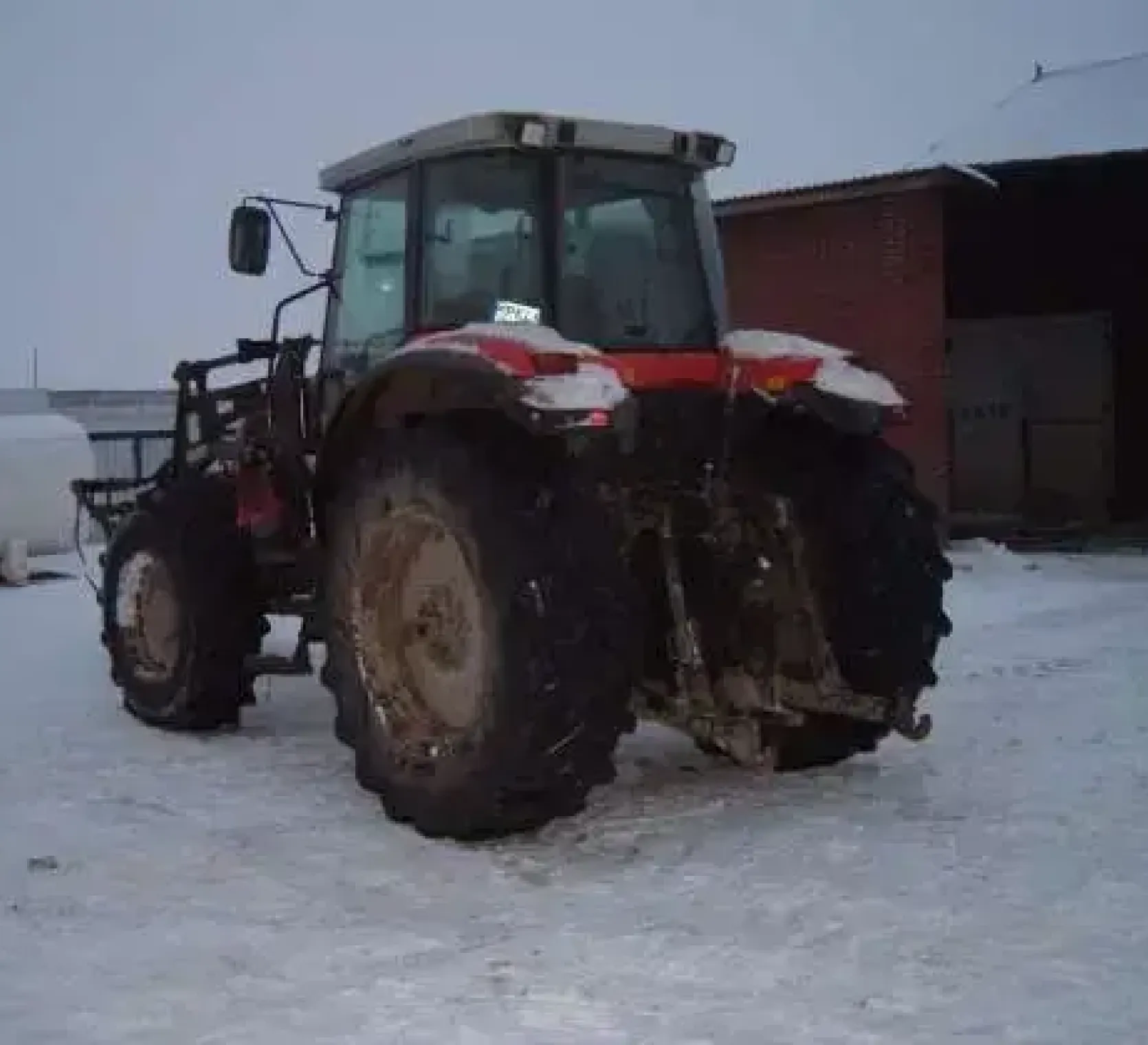 Tylny Trzypunktowy Układ Zawieszenia w ciągniku MF 8220