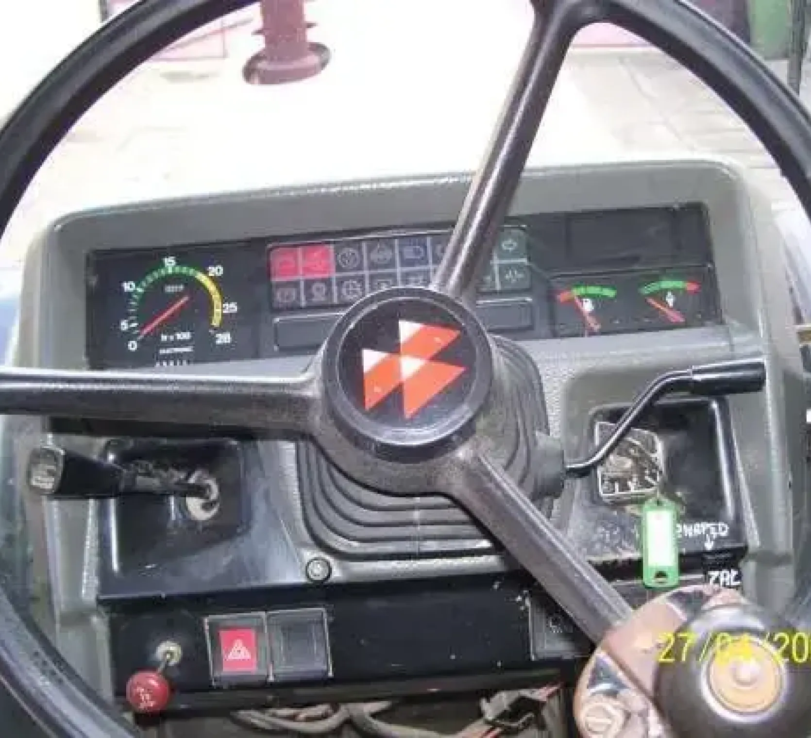 Kierownica i licznik motogodzin Massey Ferguson 3630