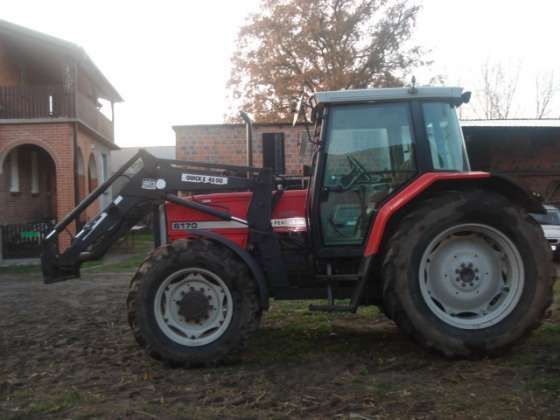 Ciągnik Massey Ferguson 6170 z ładowaczem czołowym