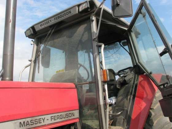 Kultowy Massey Ferguson 3680 kabina z zewnątrz