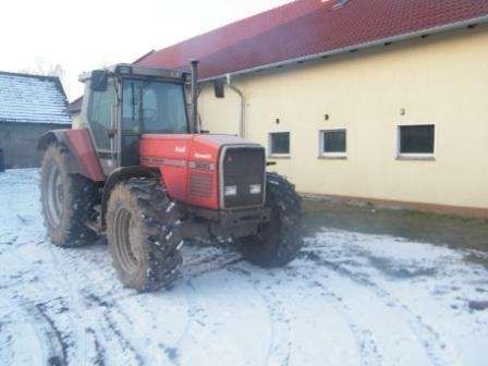 Wszechstronny ciągnik rolniczy Massey Ferguson 3690