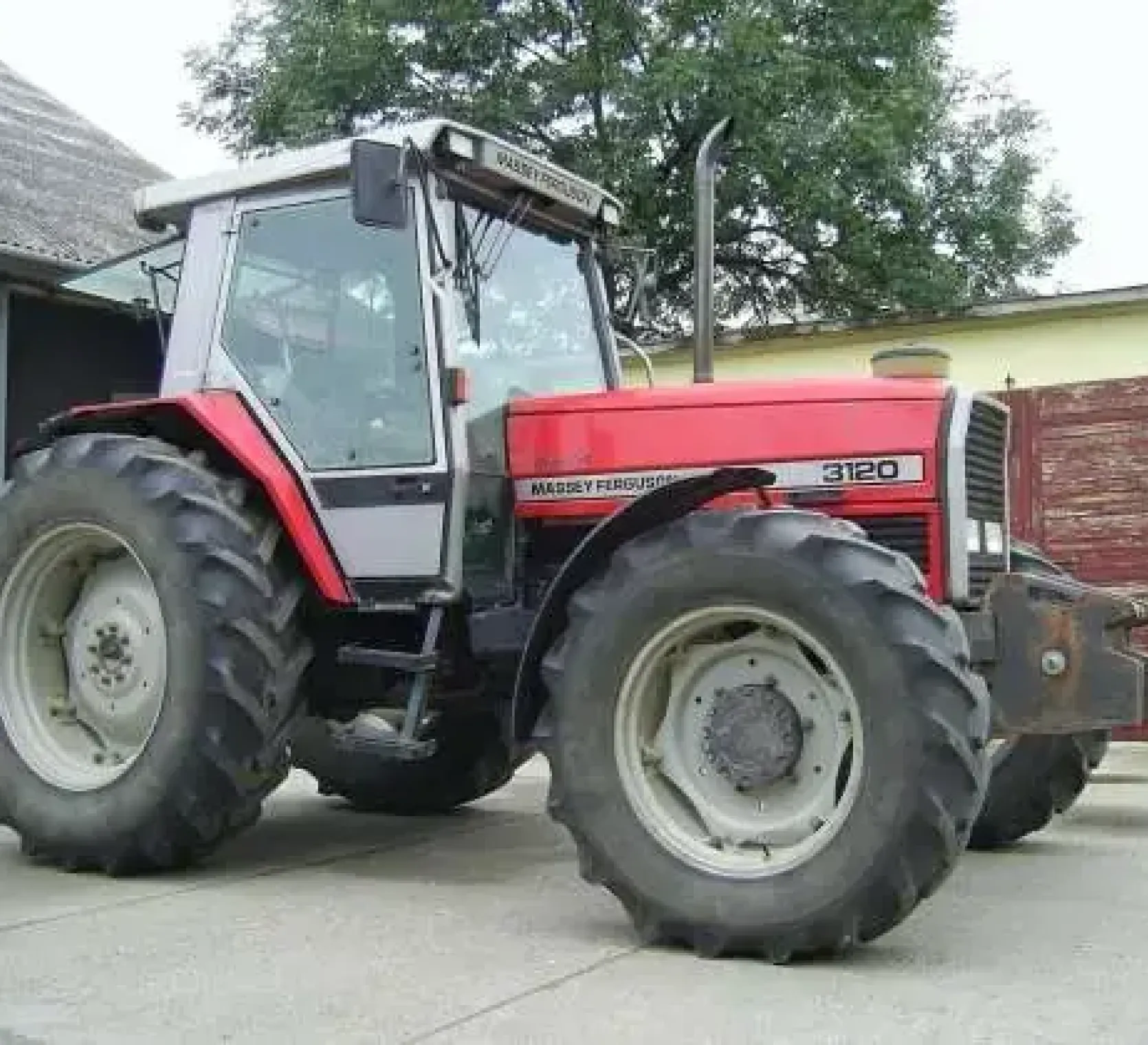 Ciągnik Massey Ferguson 3120 z 1994r.