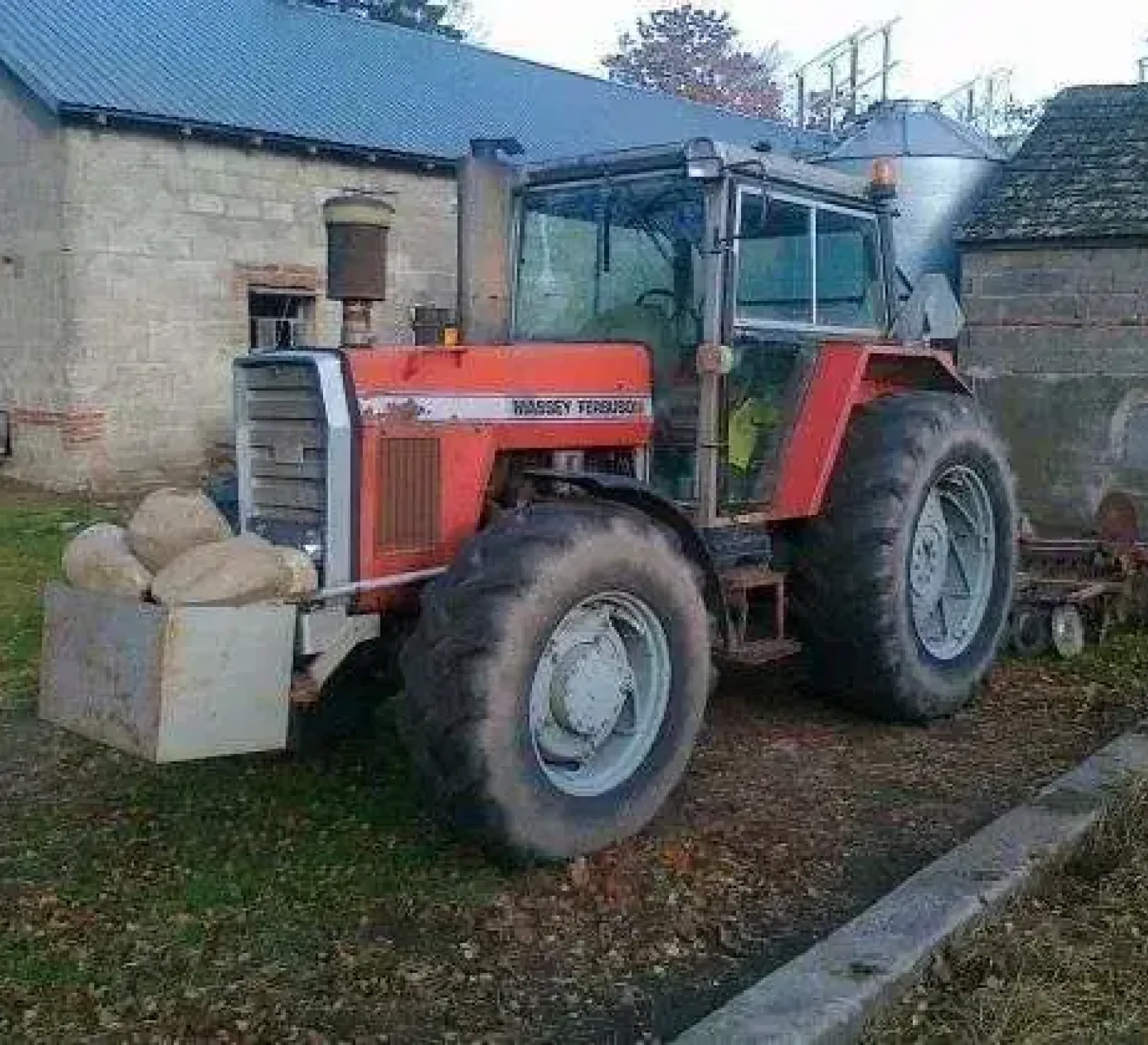 Ciągnik rolniczy Massey Ferguson 2680 eksploatowany korbanek