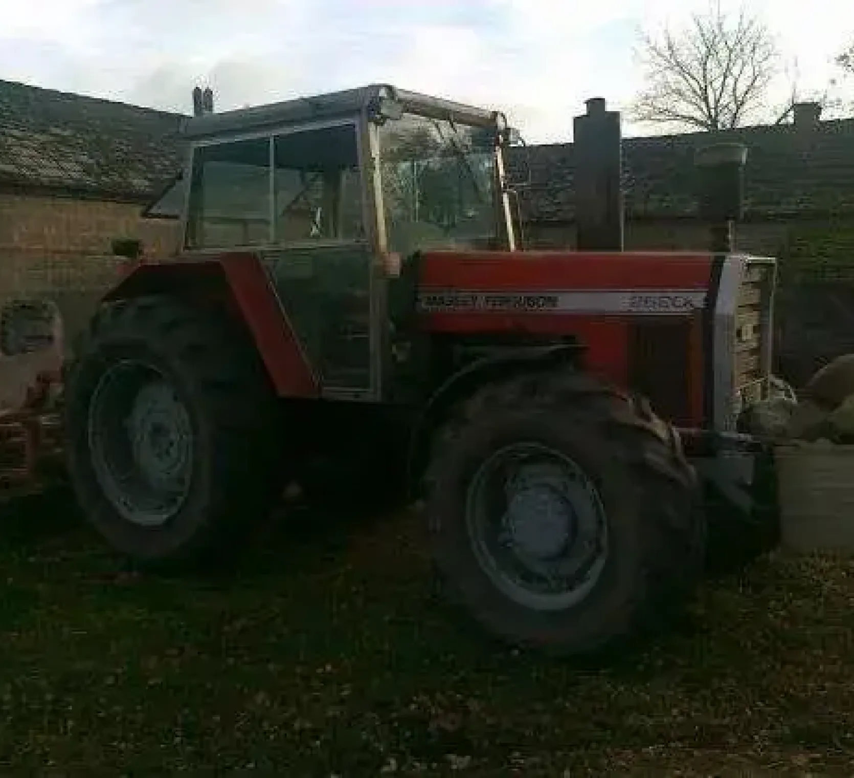 Eksploatowany Ciągnik rolniczy Massey Ferguson 2680 korbanek