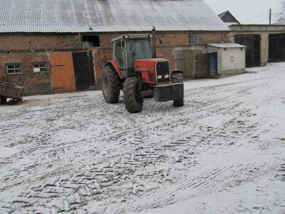 Ciągnik Massey Ferguson z przednim obciążnikiem MF 3630