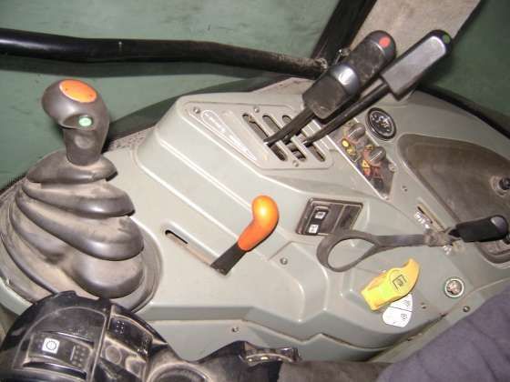 Panel Sterowania hydrauliką w Massey Ferguson 8280