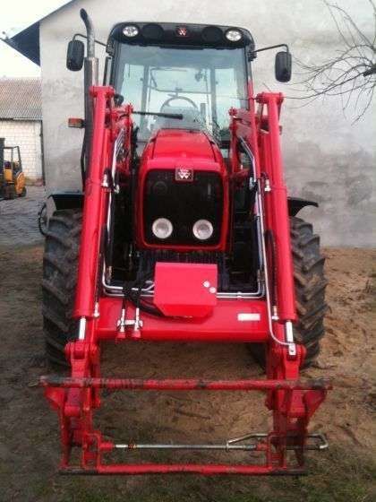 Ładowacz czołowy Ciągnik rolniczy Massey Ferguson 5425 r stary zadbany maszyny rolncize