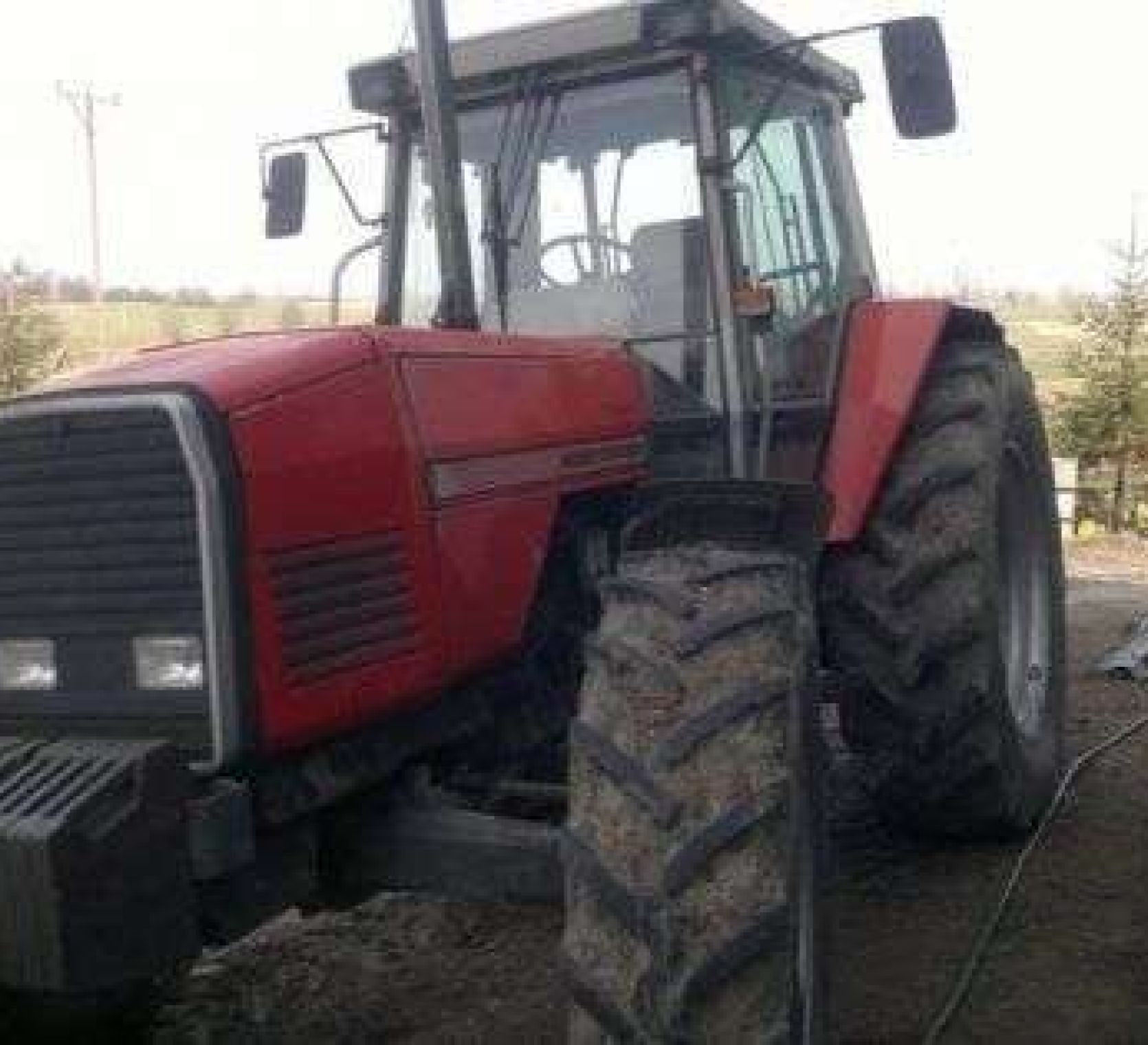 widok z przodu ciągnika używanego Massey Ferguson 3690 obciążniki przednie
