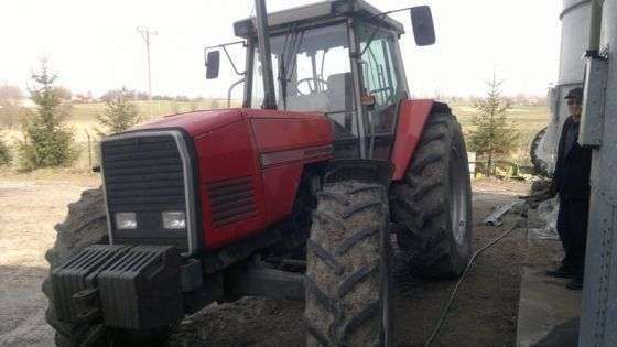 widok z przodu ciągnika używanego Massey Ferguson 3690 obciążniki przednie