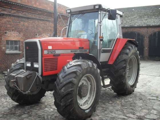 widok z lewego przody ciągnika MF 3125 stan techniczny i wizualny bardzo dobry