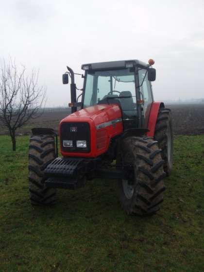używany ciągnik rolniczy Massey Ferguson 4370 rok produkcji 2001 przód ciągnika