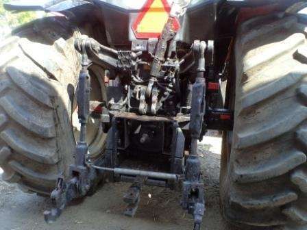 Układ zawieszenia narzędzi w używanym ciagniku Massey Ferguson 9240
