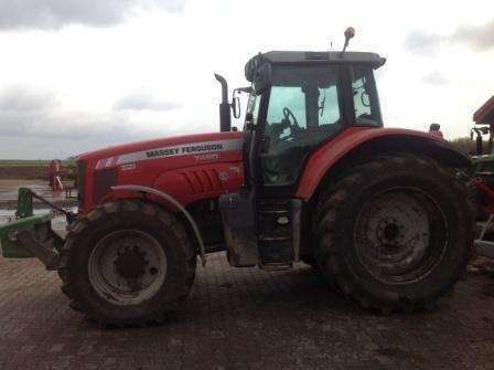 Traktor Massey Ferguson 7490 używany ze światłem ostrzegawczym typu kogut 