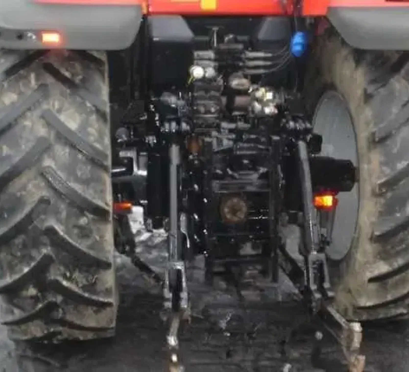 Tylny Trzypunktowy Układ Zawieszenia w ciągniku 8220