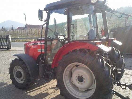 Tył ciągnika Massey Ferguson 3625 o 78 konnym silniku w firmie Korbanek