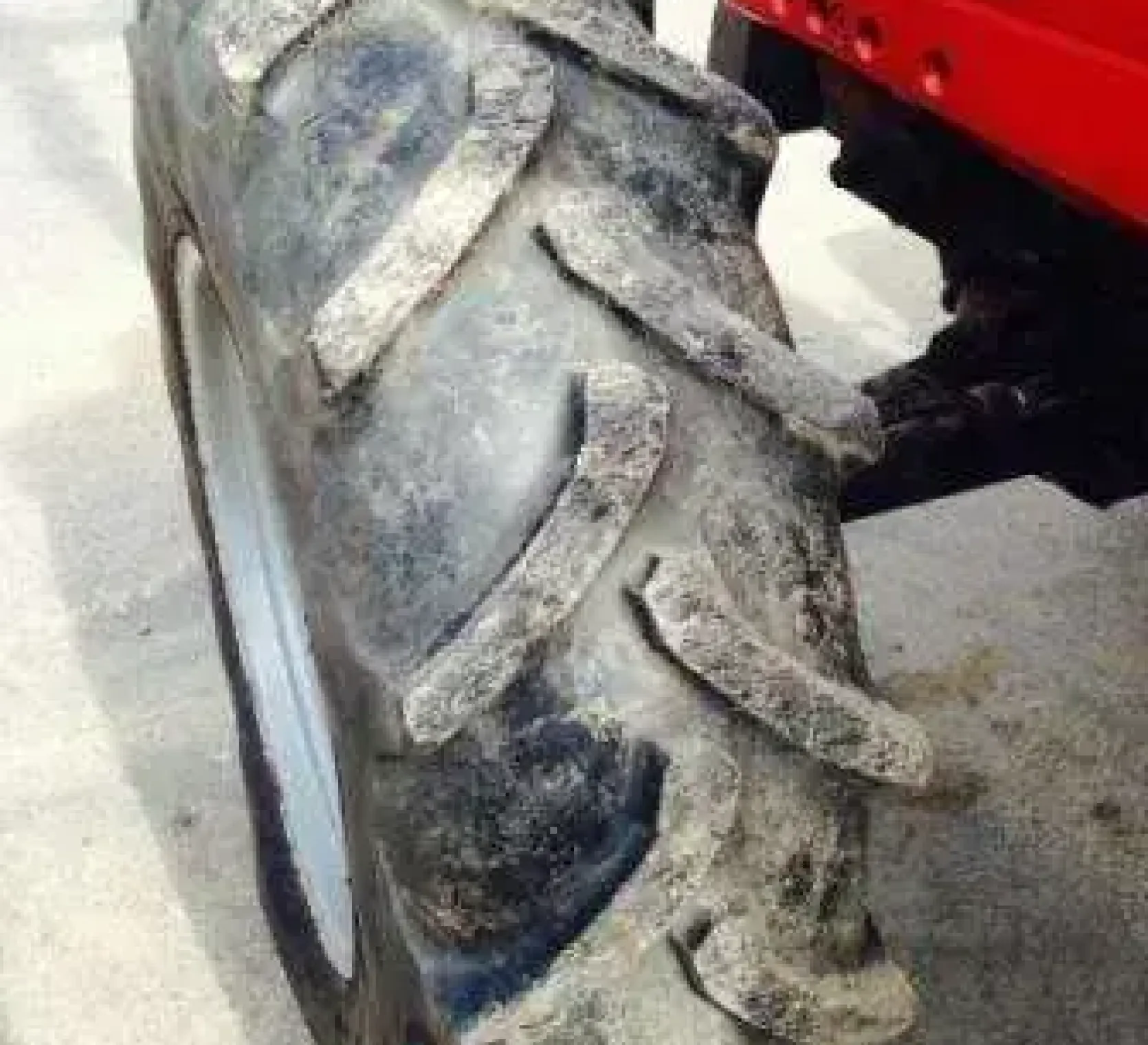 Używany Ciągnik Massey Ferguson 6130 rok produkcji 1996 brak błotnika lewego przedniego koła