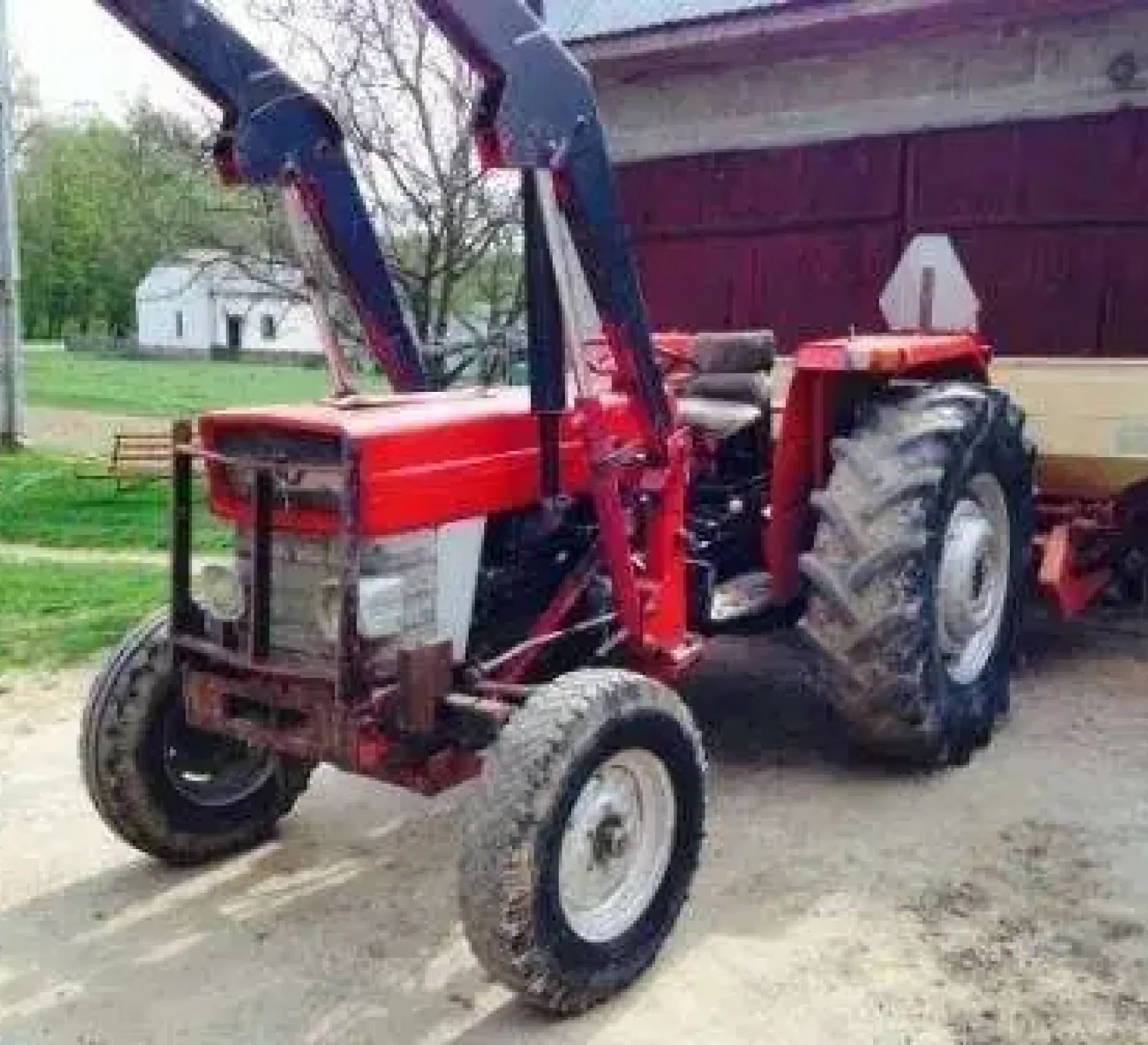 ciągnik Massey Ferguson 158 z przednim ładowaczem czołowym korbanek.pl
