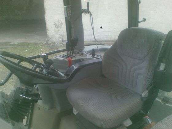Fotel Operatora w ergonomicznej kabinie w ciągniku Massey Ferguson 8240