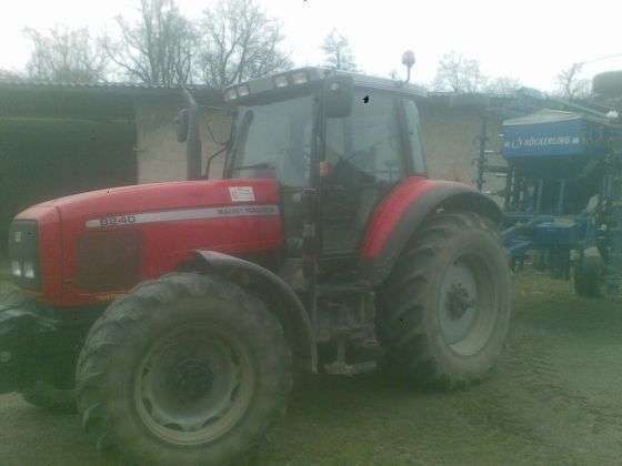Ciągnik Massey Ferguson 8240 z agregatem