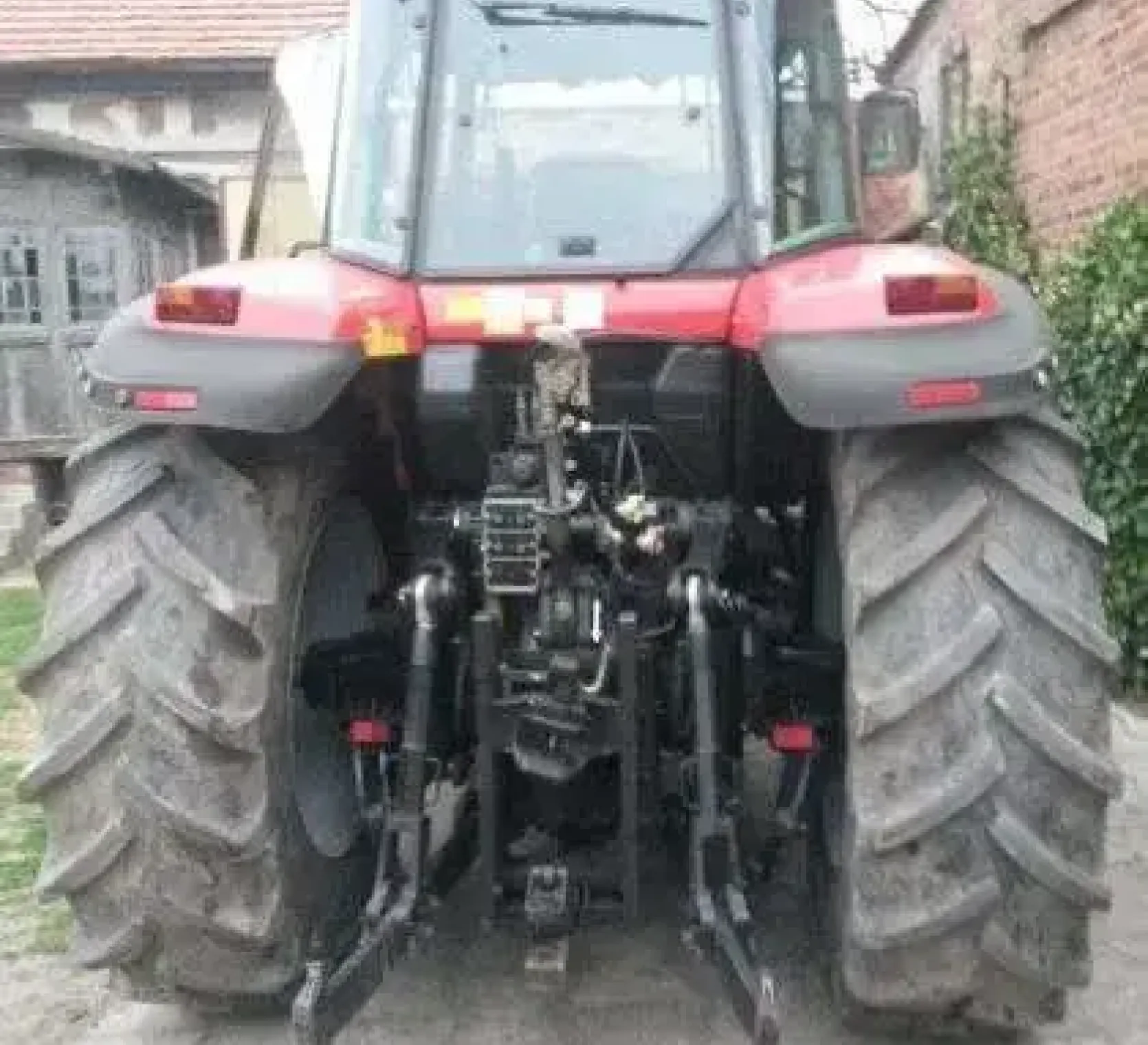 Tylny Trzypunktowy Układ Zawieszenia w ciągniku 8220