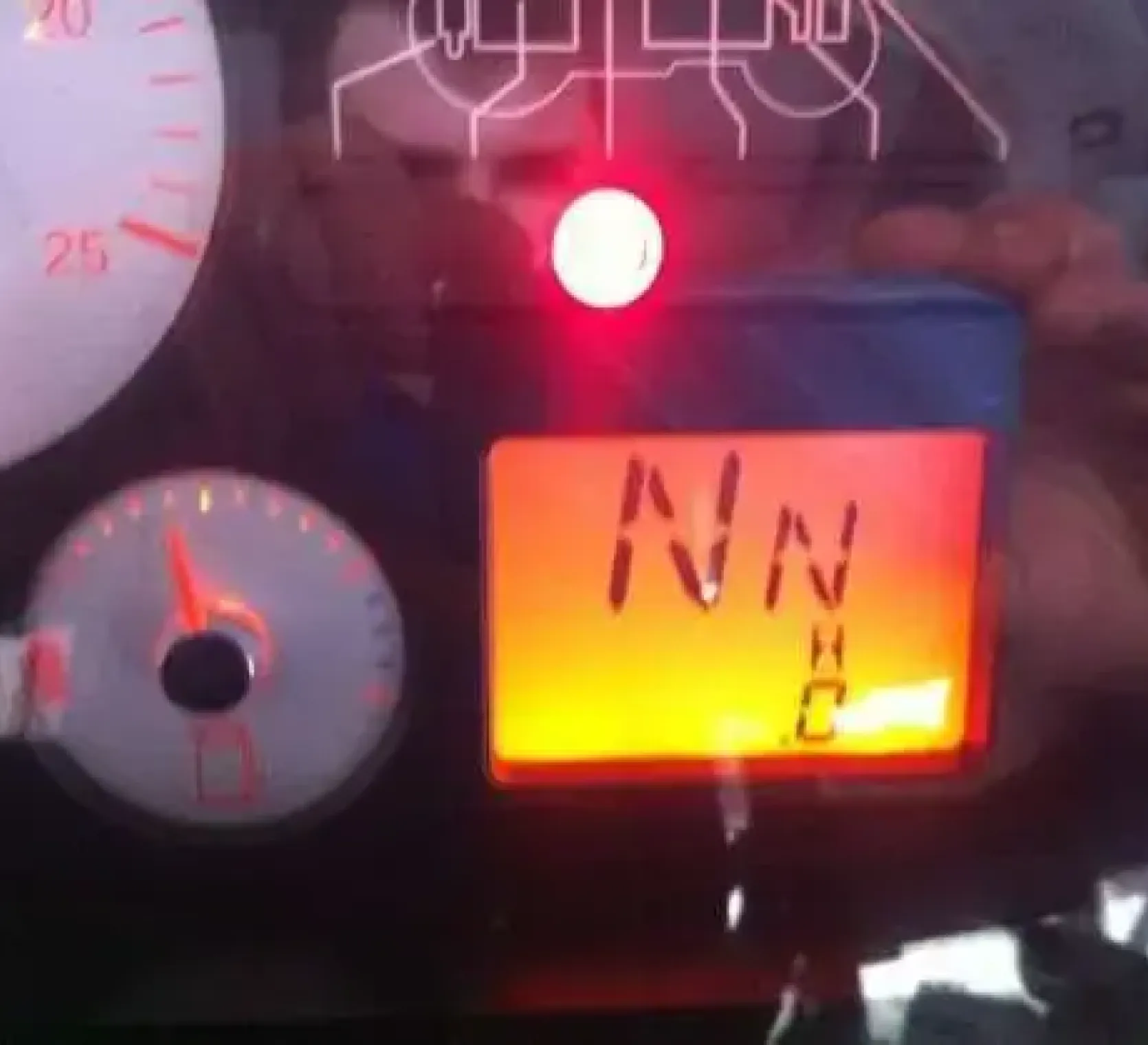 Licznik motogodzin w ciągniku MF 6499