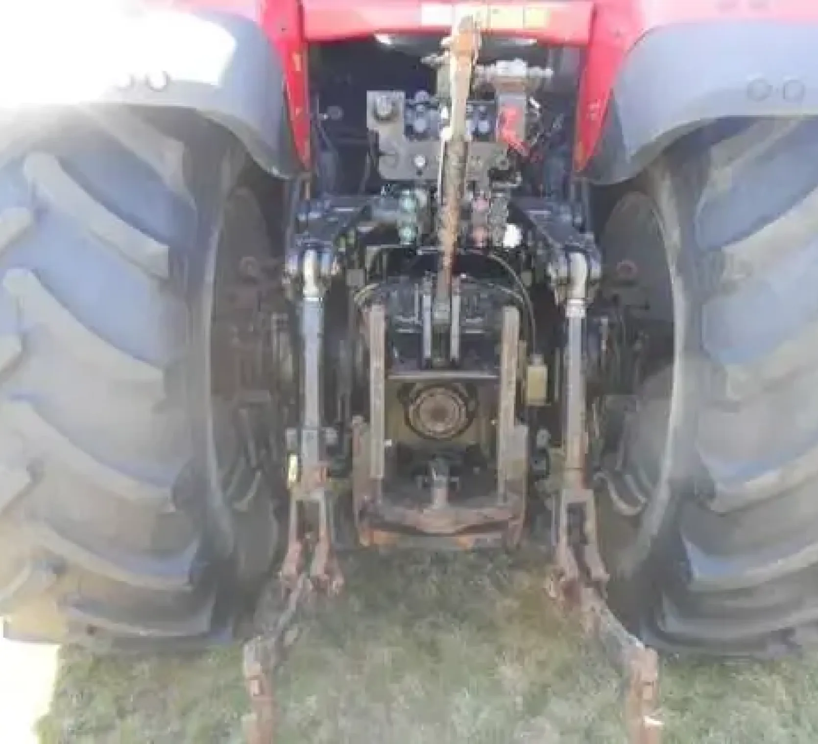 Tylny TUZ hydraulika wyjścia hydrauliczne korbanek Ciągnik Massey Ferguson 6497