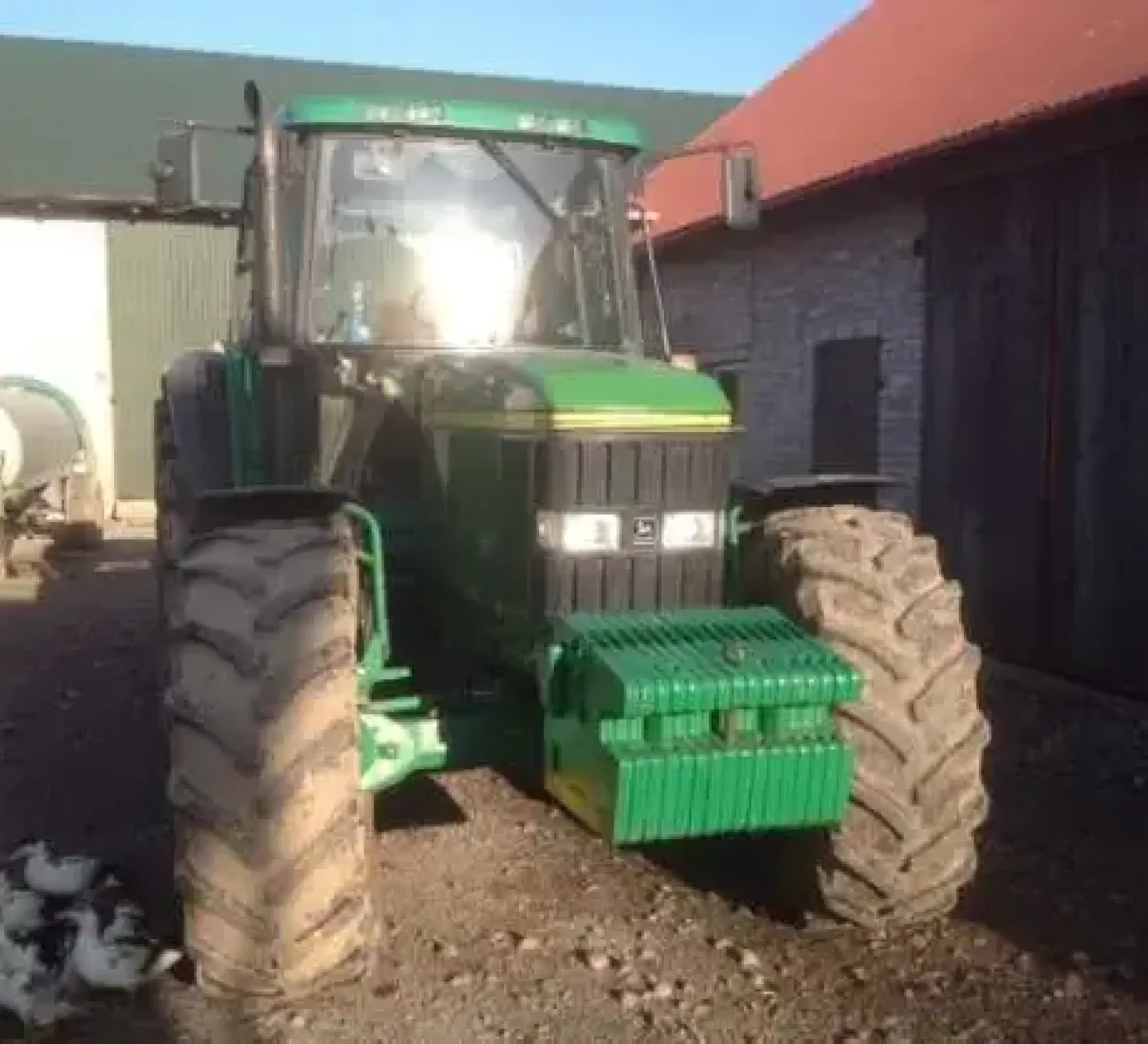 John Deere 6910 ujęcie z przodu korbanek obciążniki przednie