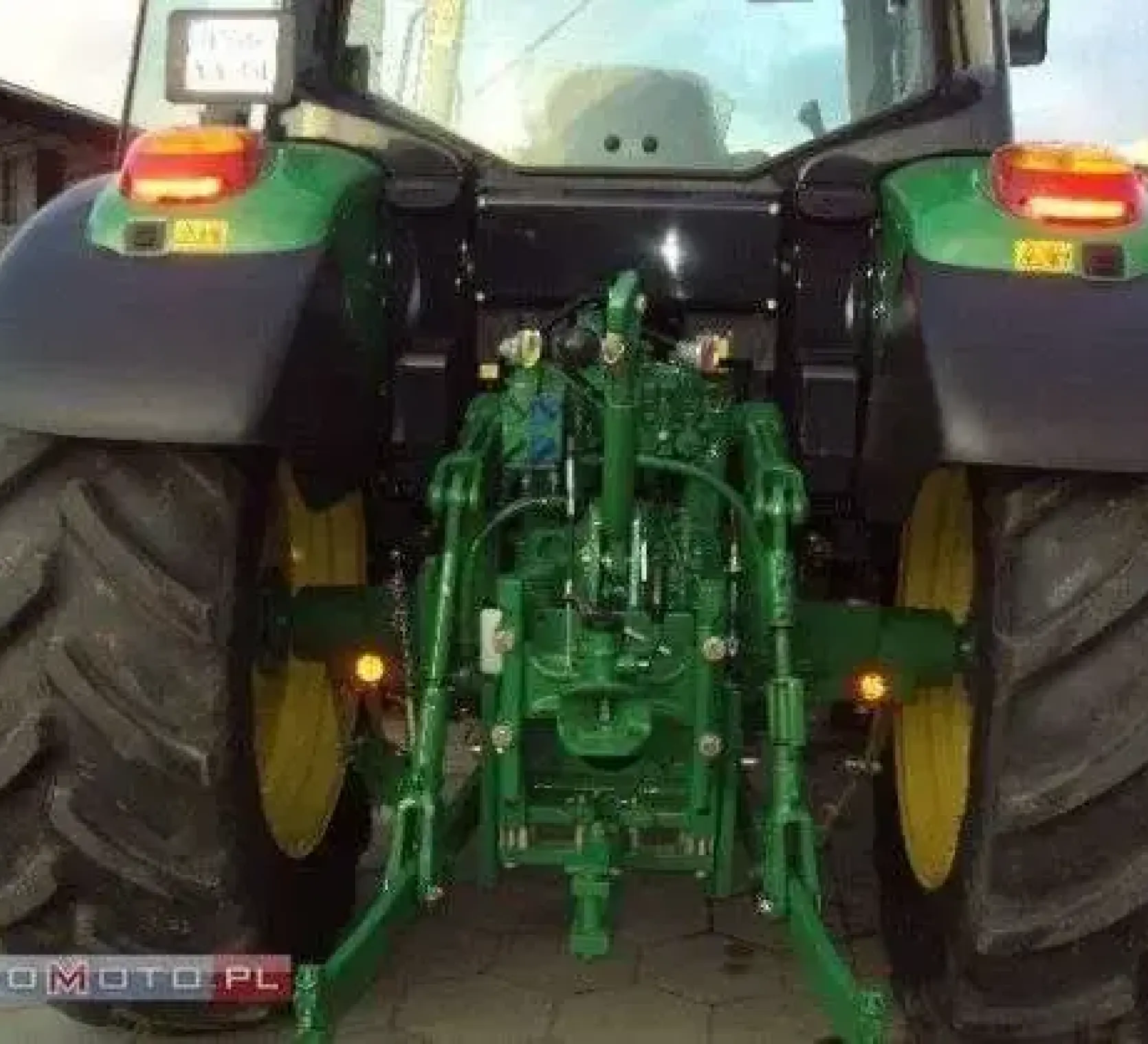 Tylny TUZ w ciągniku JD 6230 John Deere korbanek.pl